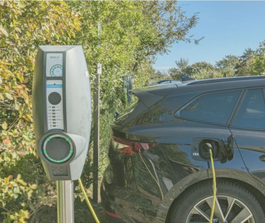 Laadpaal met elektrische auto