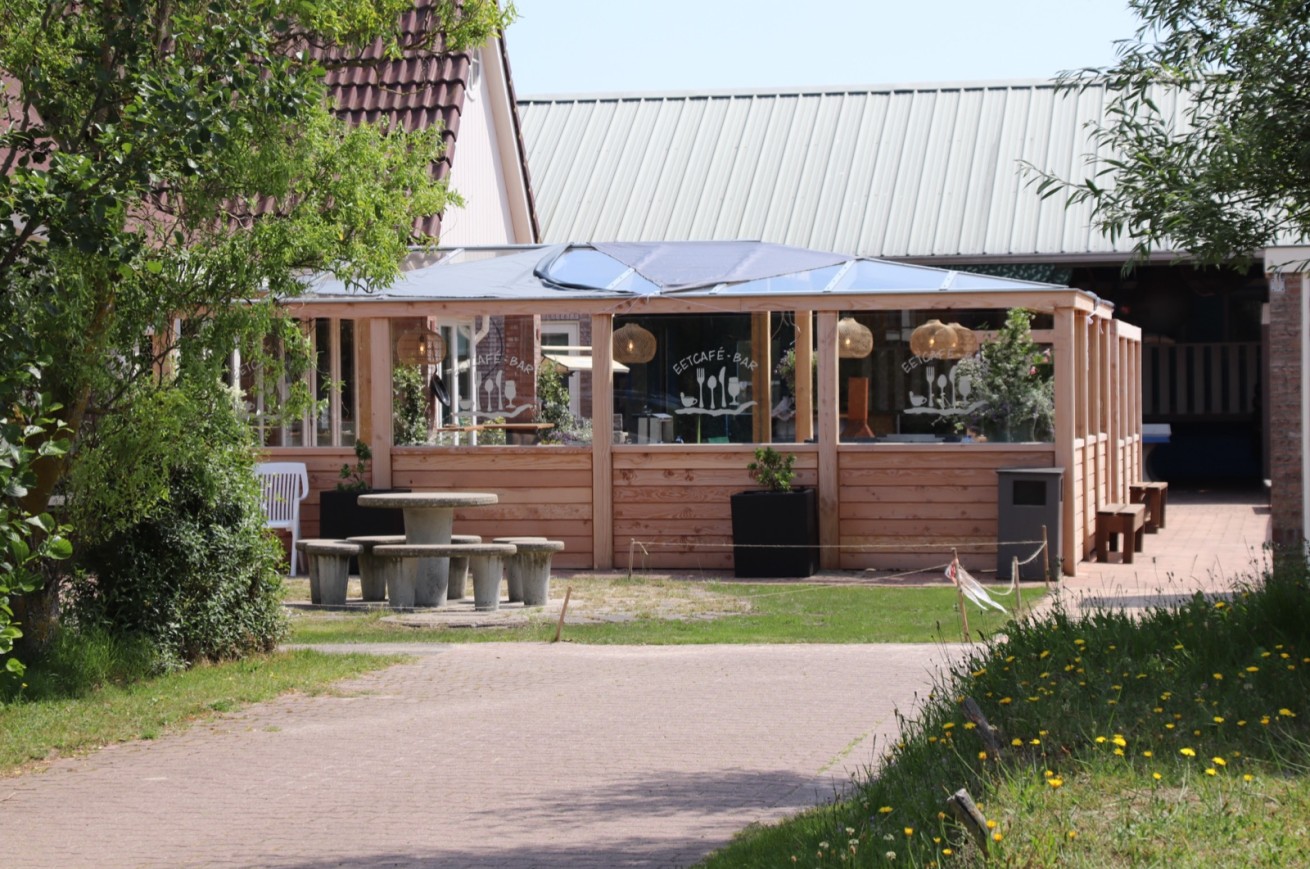 Terras van De Brem