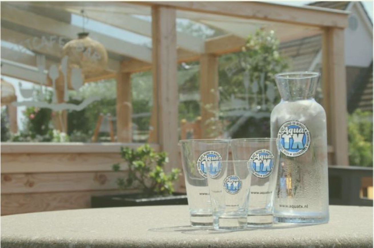 Terras bij het eetcafé